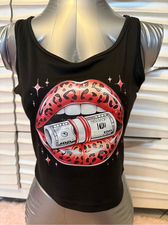 Tops - 🐆💋Black Graphic Tank Top with Red Leopard Lips Print